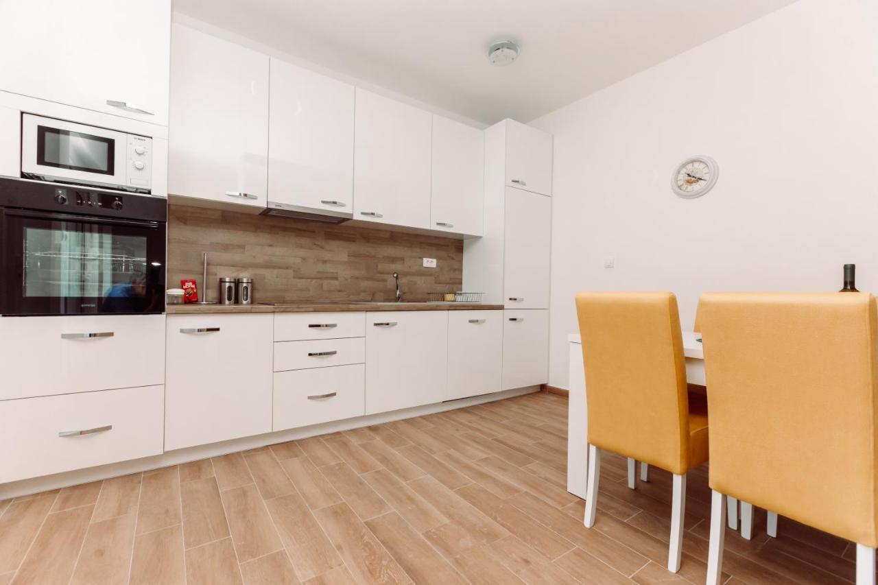 Waterfront Apartment Petrovina Котор Екстериор снимка