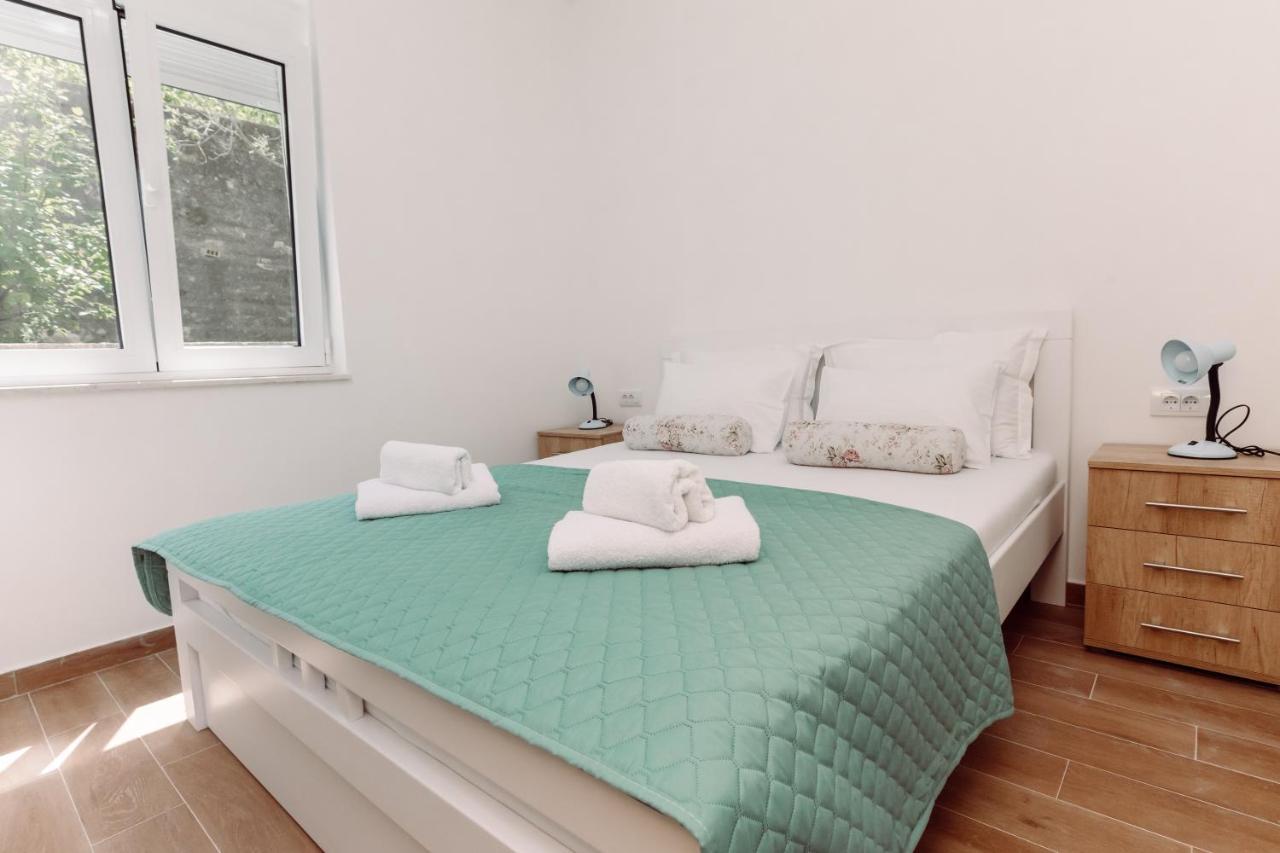Waterfront Apartment Petrovina Котор Екстериор снимка