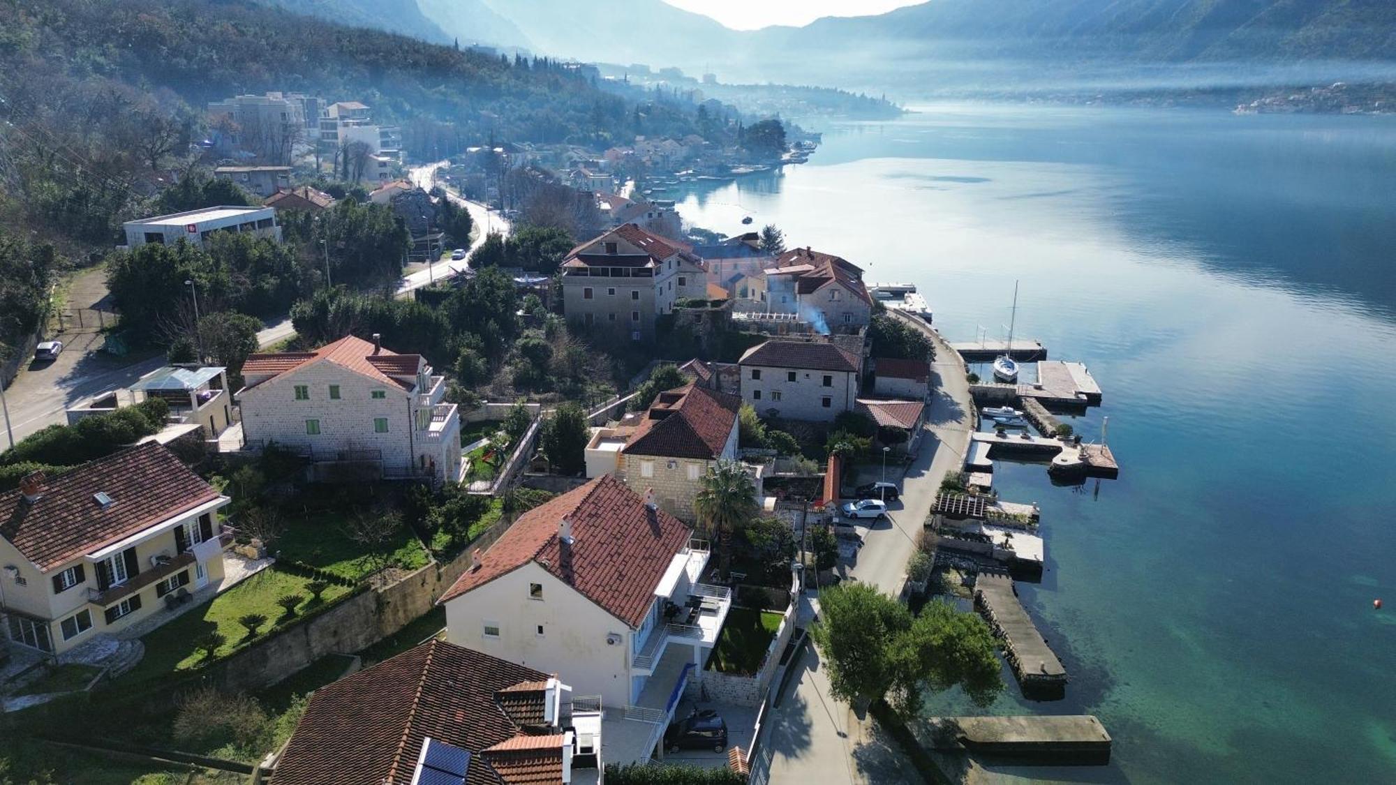 Waterfront Apartment Petrovina Котор Екстериор снимка