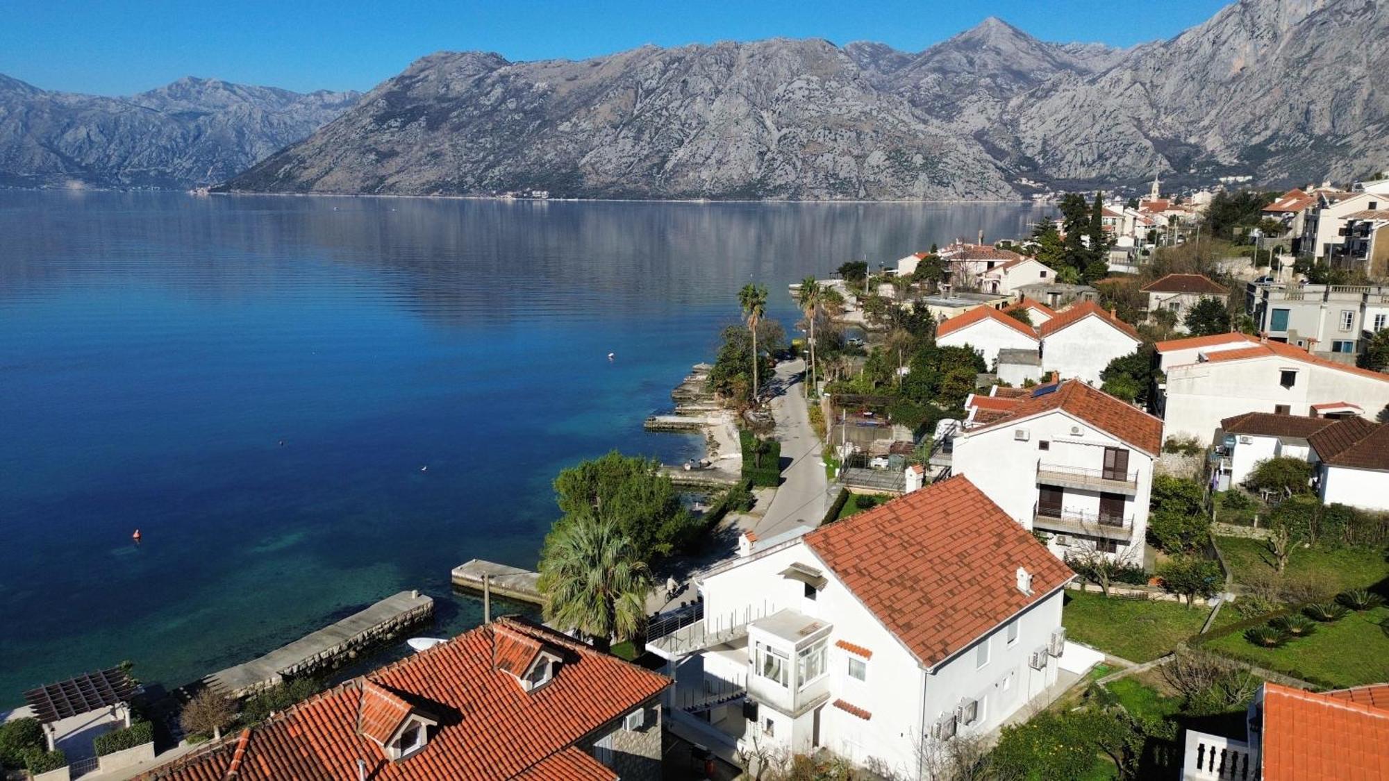 Waterfront Apartment Petrovina Котор Екстериор снимка
