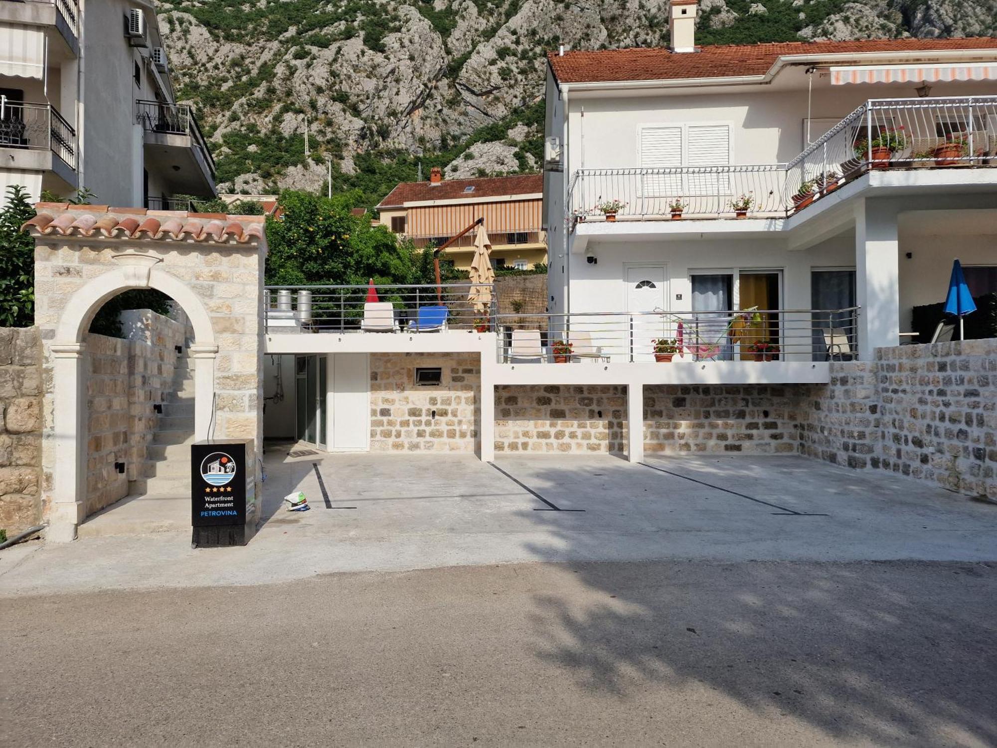 Waterfront Apartment Petrovina Котор Екстериор снимка