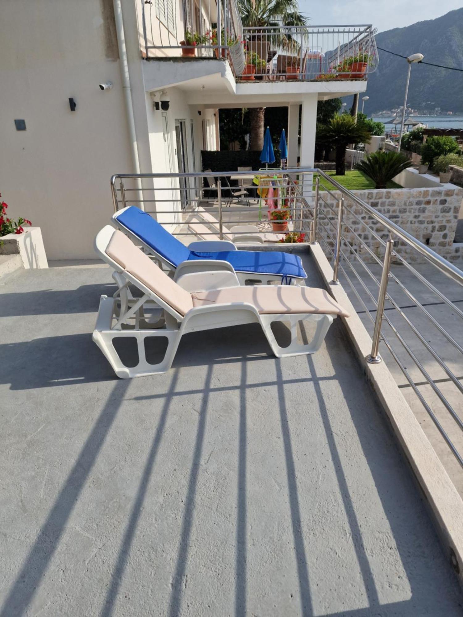 Waterfront Apartment Petrovina Котор Екстериор снимка