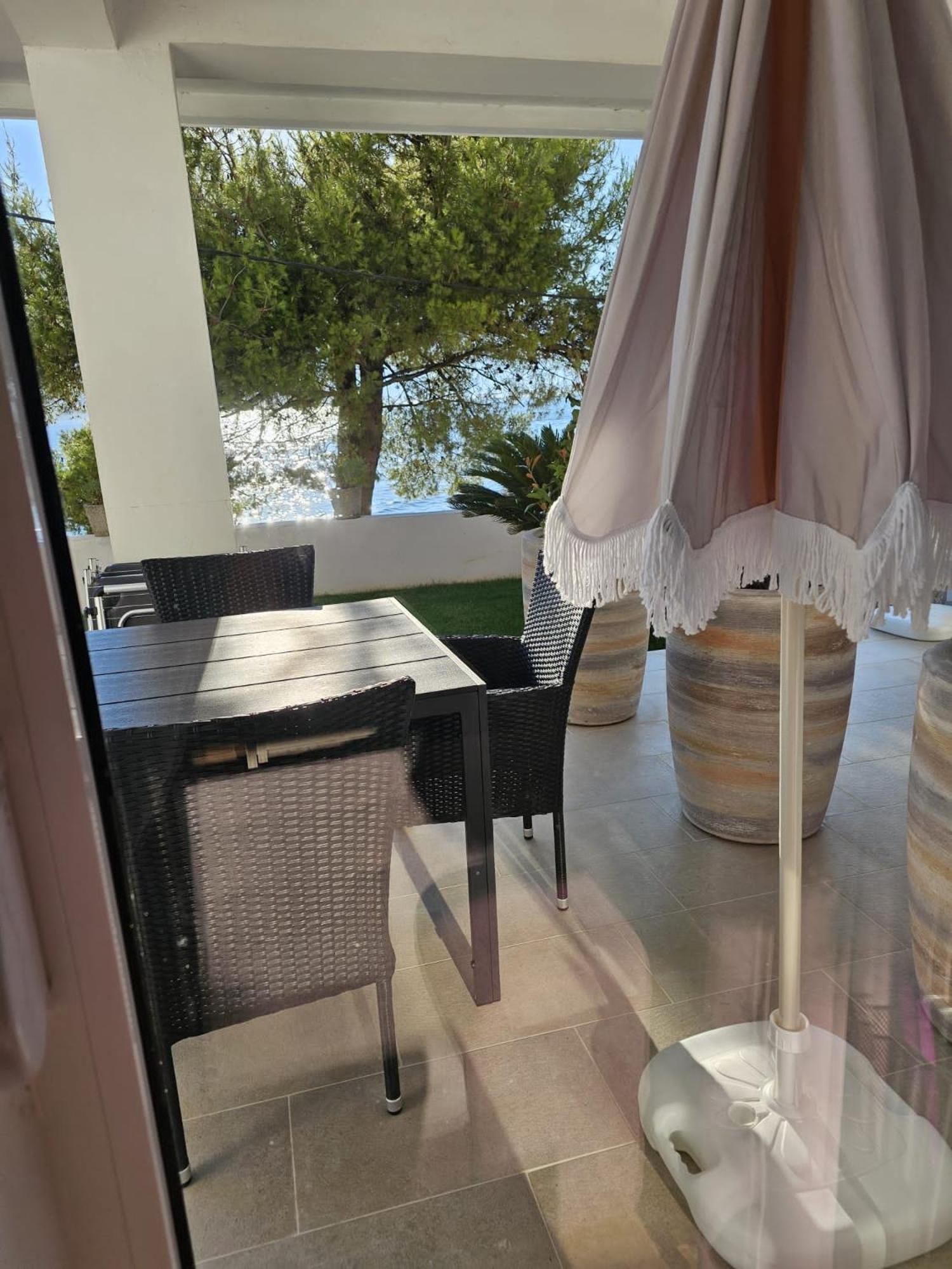 Waterfront Apartment Petrovina Котор Екстериор снимка
