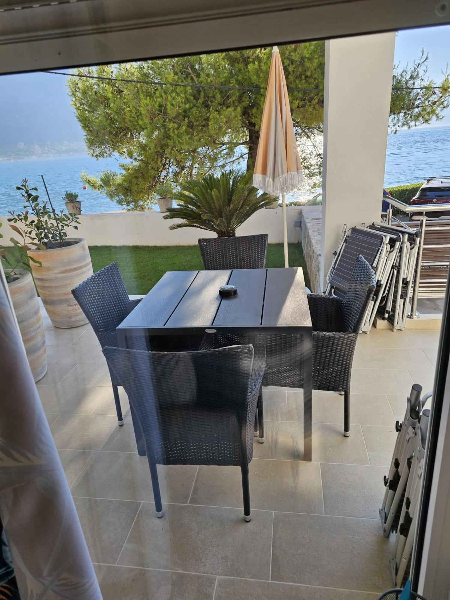 Waterfront Apartment Petrovina Котор Екстериор снимка